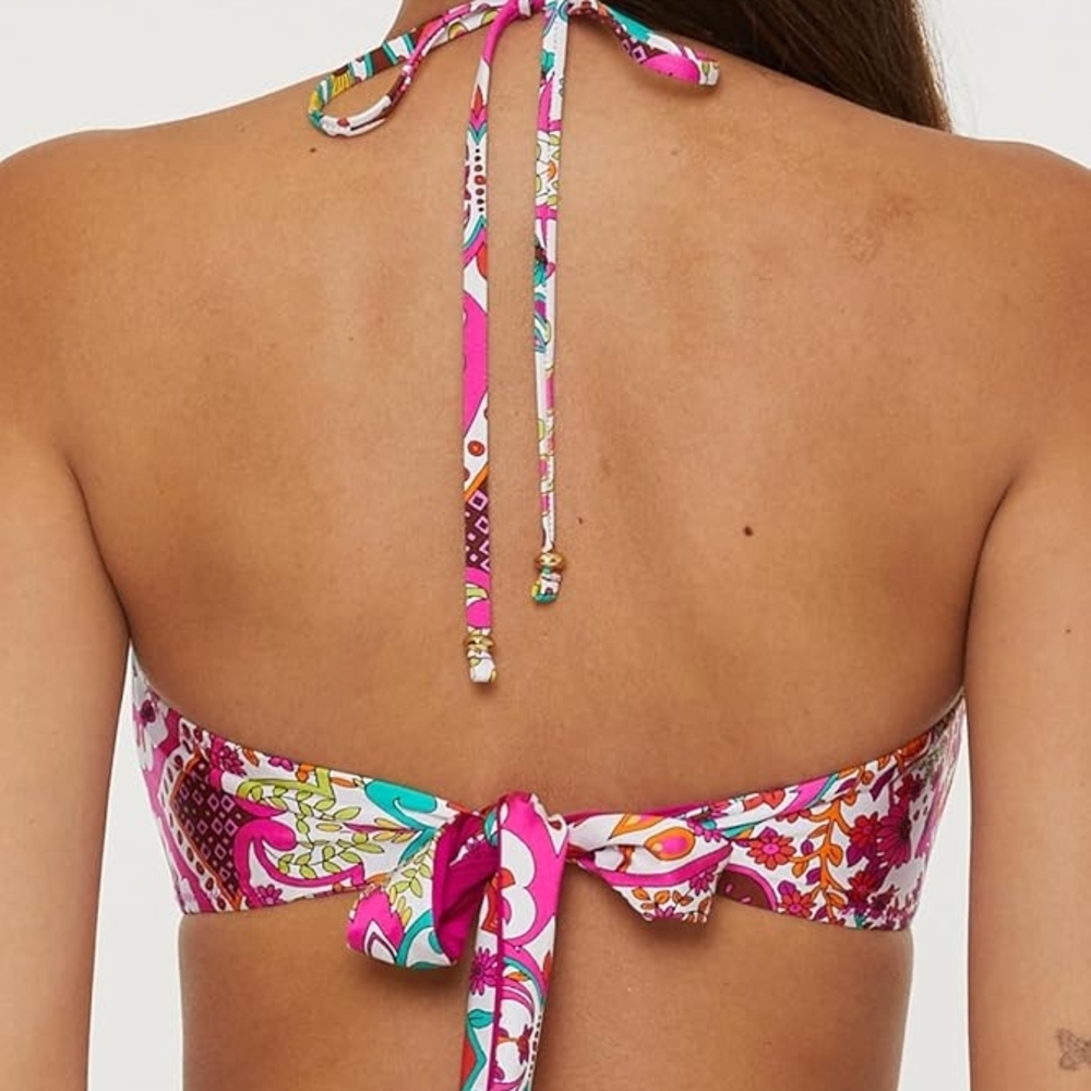 Trina Turk
Hawaiian Garden Bandeau Bikini Top Sz 8 in great shape. Top only - Picture 2 of 7